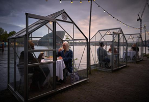 荷兰因疫情推出“温室大棚餐厅”，小雅间创意爆火